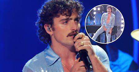 Benson Boone zaskoczył rubasznym gestem na rozdaniu nagród Grammy. Teraz przeprasza