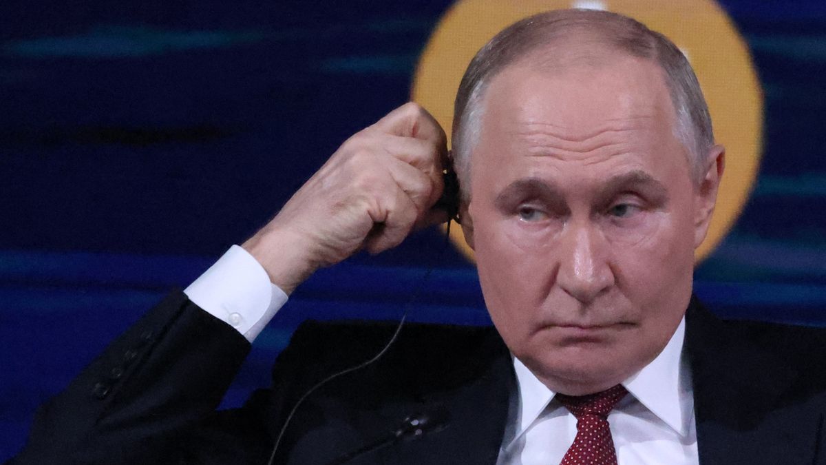 SAINT PETERSBURG, RUSSIA - JUNE 20: (RUSSIA OUT) Russian President Vladimir Putin speaks during the plenary session of the 28th Saint Petersburg International Economic Forum SPIEF 2025,  June 20, 2025, in Saint Petersburg, Russia. President Vladimir Putin attended the annual major economic forum.  (Photo by Contributor/Getty Images)