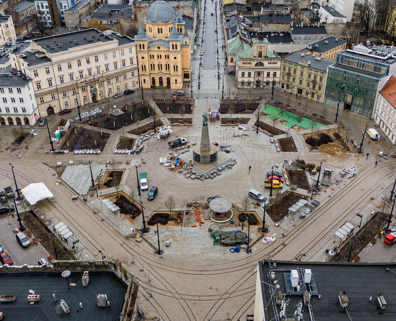 Zrobili remont w centrum miasta. Bez przejść dla pieszych