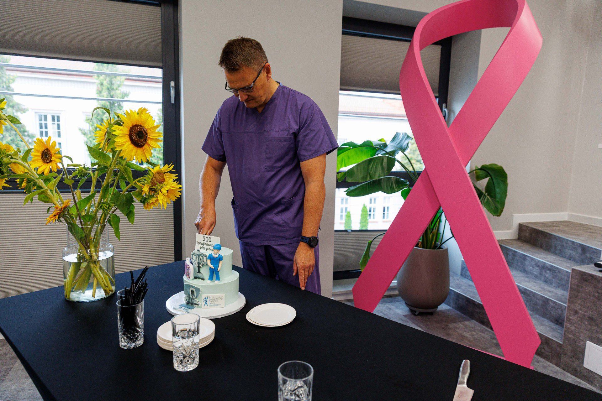 Chirurdzy Białostockiego Centrum Onkologii wykonali już łącznie 500 zabiegów z zakresu urologii i chirurgii jelita grubego przy użyciu systemu chirurgii robotycznej.