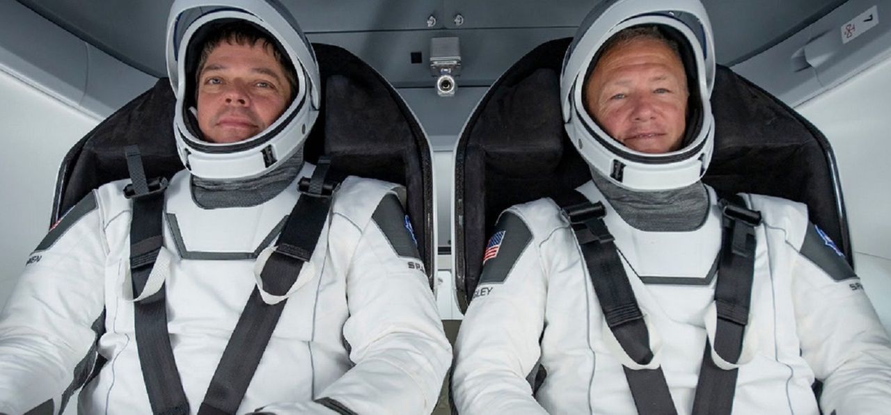 Historyczna misja SpaceX i NASA. Astronauci wracają na Ziemię