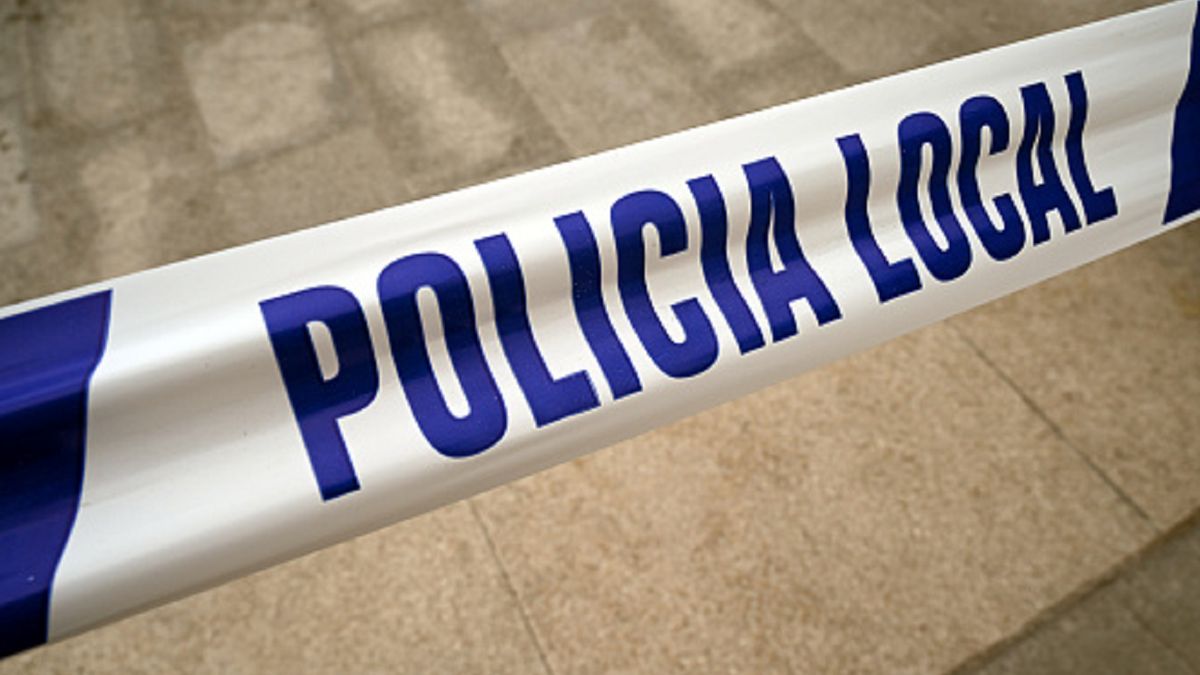 Policja wszczęła postępowanie w sprawie upadku nastolatek.