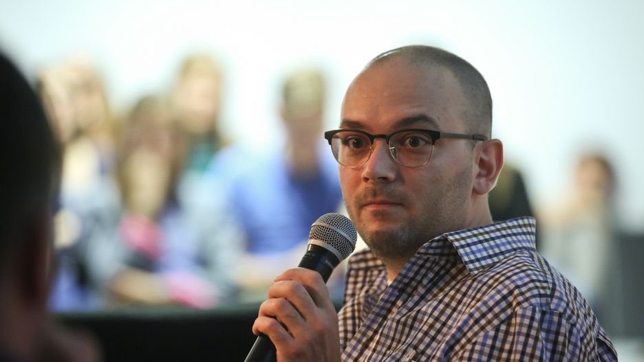 Filip Springer wywołał PKP "do odpowiedzi" w swoim poście na Facebooku