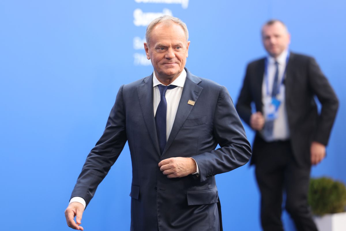 donald tusk, konferencja, dziennikarz Dziennikarka nie wejdzie na konferencję Tuska? KPRM zaprzecza