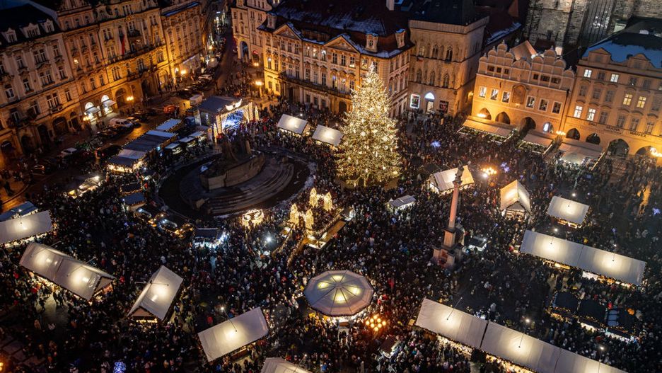 Jarmark bożonarodzeniowy w Pradze (zdjęcie ilustracyjne)
