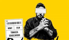 Tomasz Sekielski autorem filmu dokumentalnego "Rok we mgle" dla Onetu