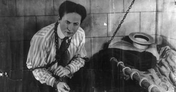 Magik i spirytysta. Historia niezwykłego sporu o życie pozagrobowe