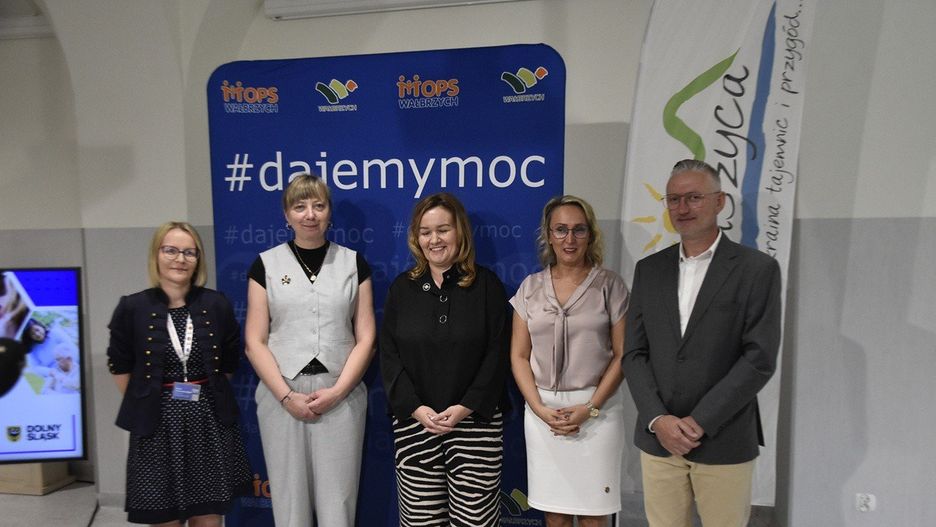 Wspólny projekt MOPS z Wałbrzycha i OPS z Głuszycy