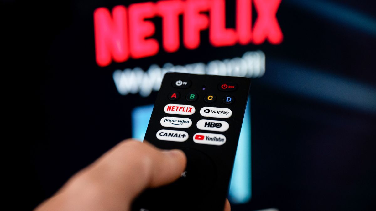 POLAND - 2024/09/20: In this photo illustration a Netflix logo seen on a TV remote in front of the TV. (Photo Illustration by Mateusz Slodkowski/SOPA Images/LightRocket via Getty Images)