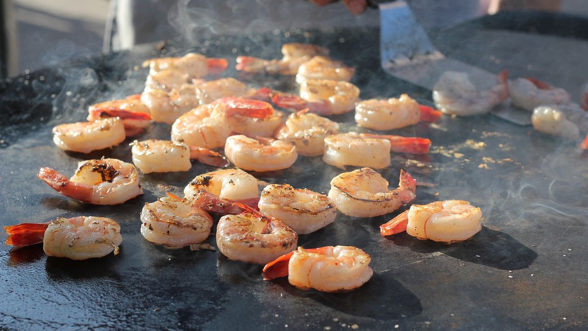 Zajadasz się krewetkami? Jesteś narażony na "wieczne chemikalia"