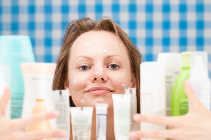Kosmetyki głęboko oczyszczające zmniejszają ryzyko występowania problemów skórnych