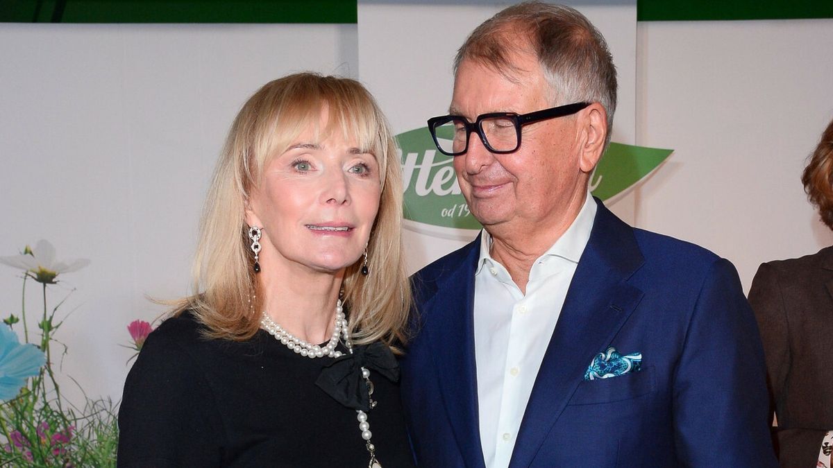 Gala Herbapol Esencja Natury 2021Fot. TRICOLORS/EAST NEWS   WARSZAWA. 20.10.2021   Gala Herbapol Esencja Natury 2021   n/z: WOZNIAK-STARAK ANNA STARAK JERZYTRICOLORS