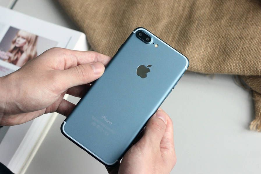 Niebieski iPhone 6SE/7 wygląda prześlicznie 17