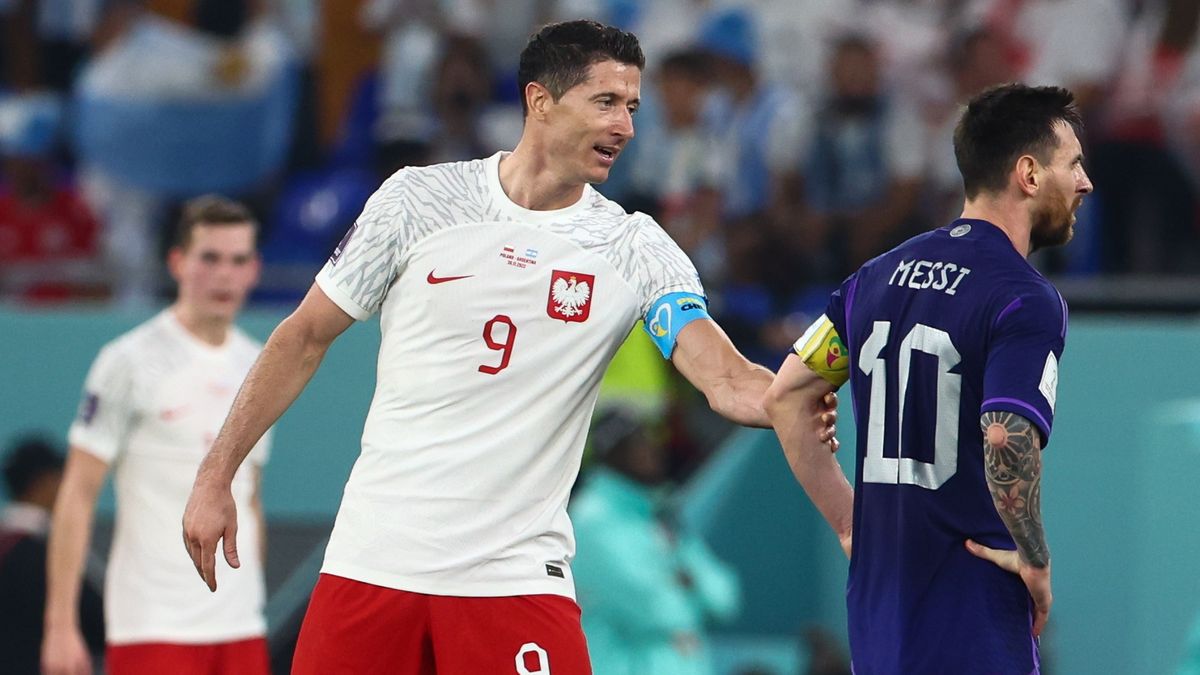 Robert Lewandowski (POL), Lionel Messi (ARG) during the World Cup match between Poland v Argentina , in Doha, Qatar, on December 1, 2022.
NO USE POLAND (Photo by Foto Olimpik/NurPhoto via Getty Images)