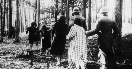 W lesie pod Warszawą rozpętało się piekło. "Zabić wszystkich Polaków"