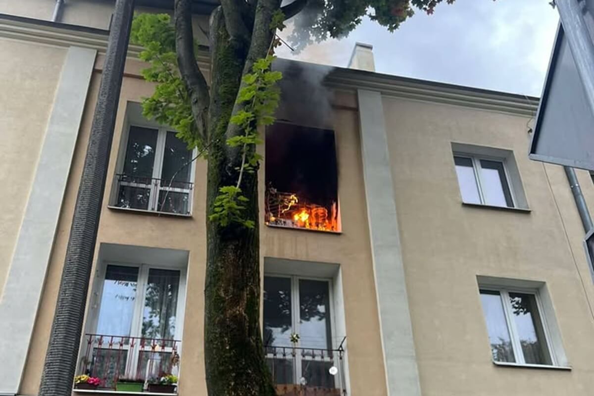 Pożar śmieci na balkonie mieszkania przy ul. Lotniczej w Lublinie