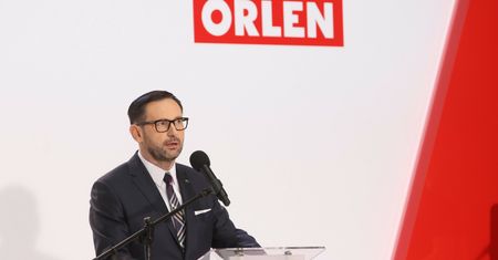 Orlen ujawnił, komu sprzeda część Lotosu. Wśród firm jest saudyjski gigant