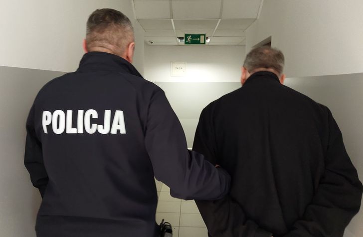 68-letni obywatel Ukrainy wydalony z Polski. Wiózł plakaty propagujące nazizm