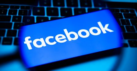 Facebook nie działa? Przyczyny awarii i rozwiązania