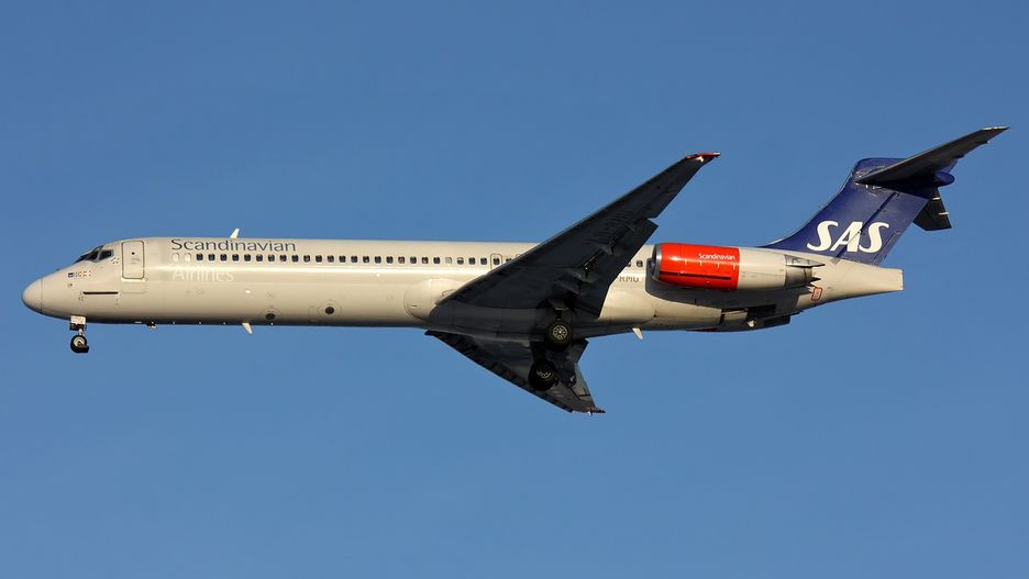 Samolot MD-87 w barwach linii SAS (zdjęcie ilustracyjne)