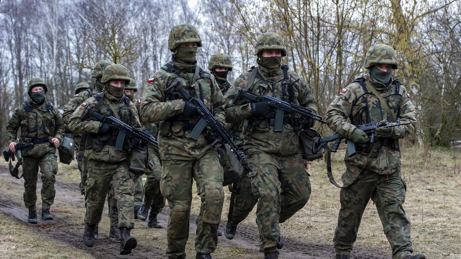 ?wiczenia ?o?nierzy rezerwy
16.03.2023 Elblag - Polaczone cwiczenia zolnierzy zawodowych, rezerwy i ochotnikow dobrowolnej sluzby zasadniczej z 16 Pulku Logistycznego
Fot. Stanislaw Bielski/REPORTER
Stanislaw Bielski/REPORTER