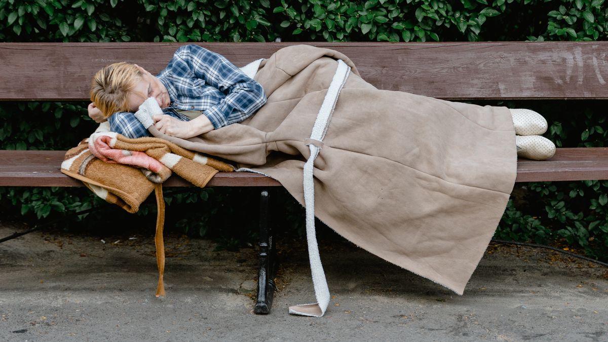 Gdy osiągnął pełnoletność matka wyrzuciła go z domu
