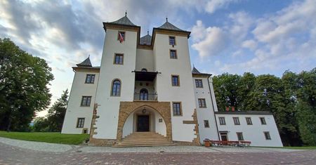 Arcydzieło w trzy lata. Zamek w Grodźcu Śląskim ma aż 9 tysięcy eksponatów