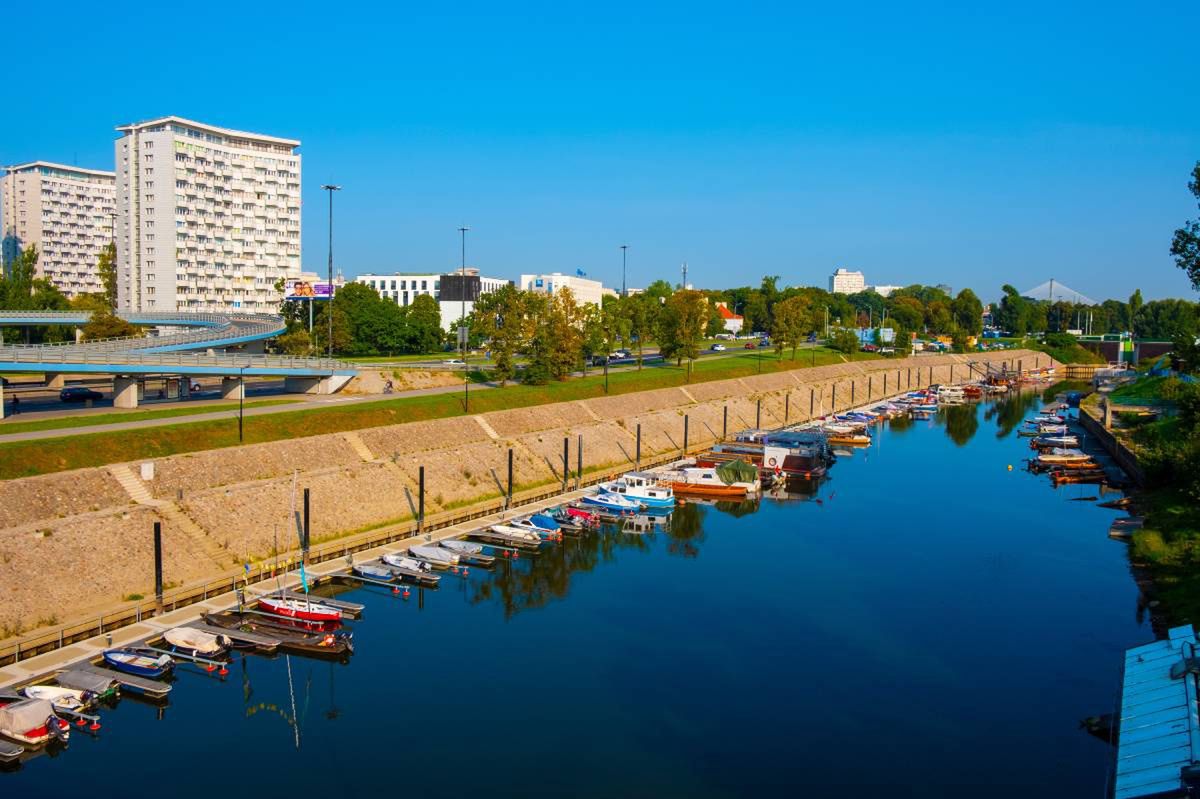 Port Czerniakowski: Przeprawa już prawie gotowa. Kiedy skorzystamy z nowego mostu w Warszawie?