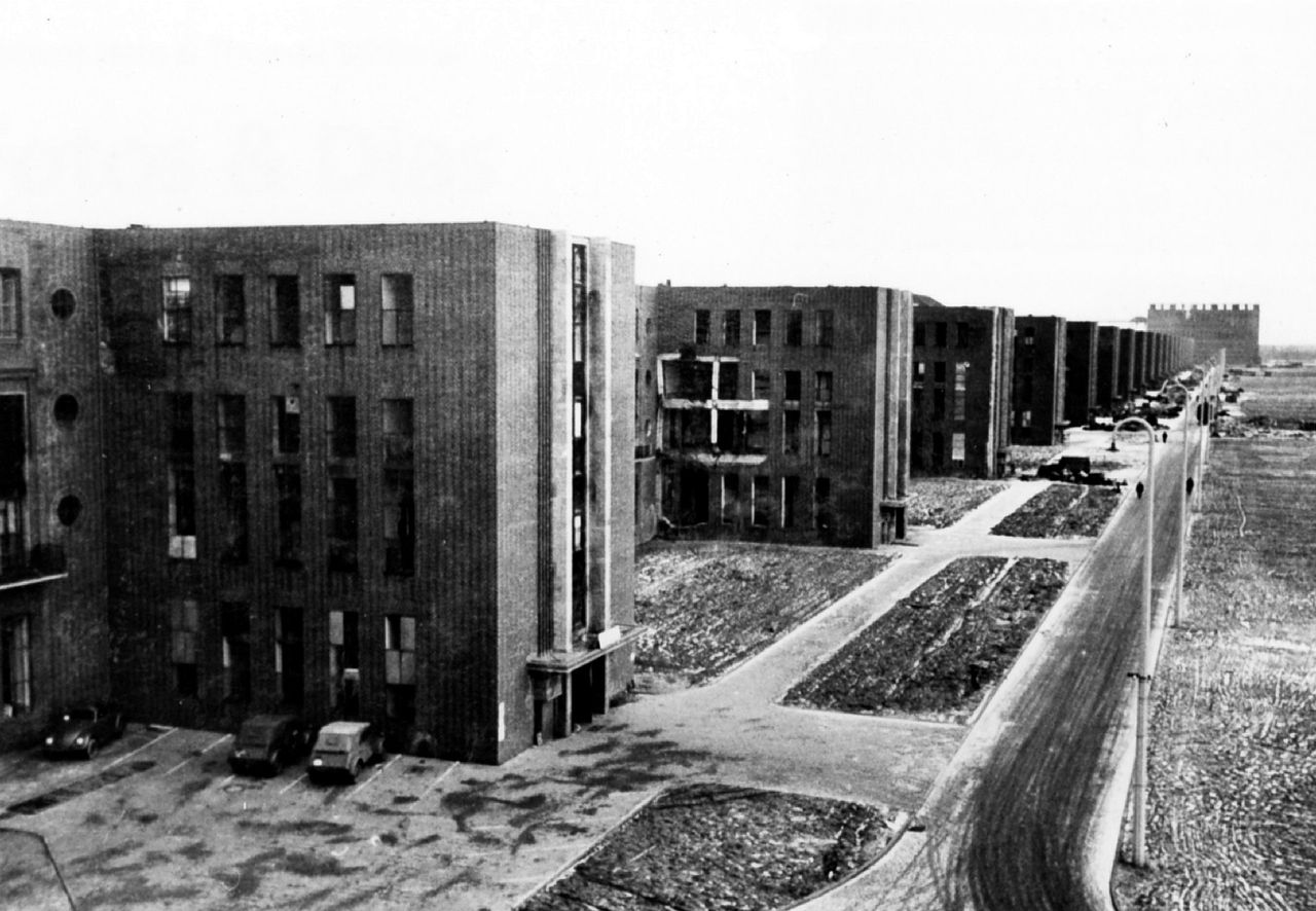 Zakłady w Wolfsburgu po wyzwoleniu przez Amerykanów 11 kwietnia 1945 roku (fot. archiwum Volkswagena)