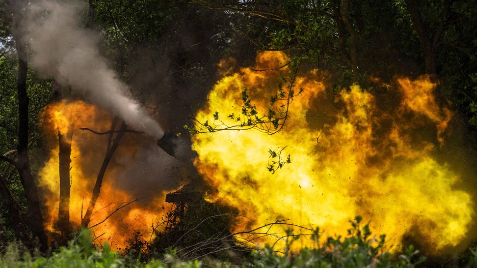 Military mobility continues in Bakhmut frontline
DONETSK OBLAST, UKRAINE - MAY 28: Ukrainian artillery batteries fire on the Bahkmut frontline in Donetsk Oblast, Ukraine on May 28, 2023. Mobilisation of the Ukrainian army continues in the Donetsk region, where the most clashes took place in the Russian-Ukrainian War. Muhammed Enes Yildirim / Anadolu Agency/ABACAPRESS.COM 
Dostawca: PAP/Abaca
AA/ABACA
Military mobility continues in Bakhmut frontline