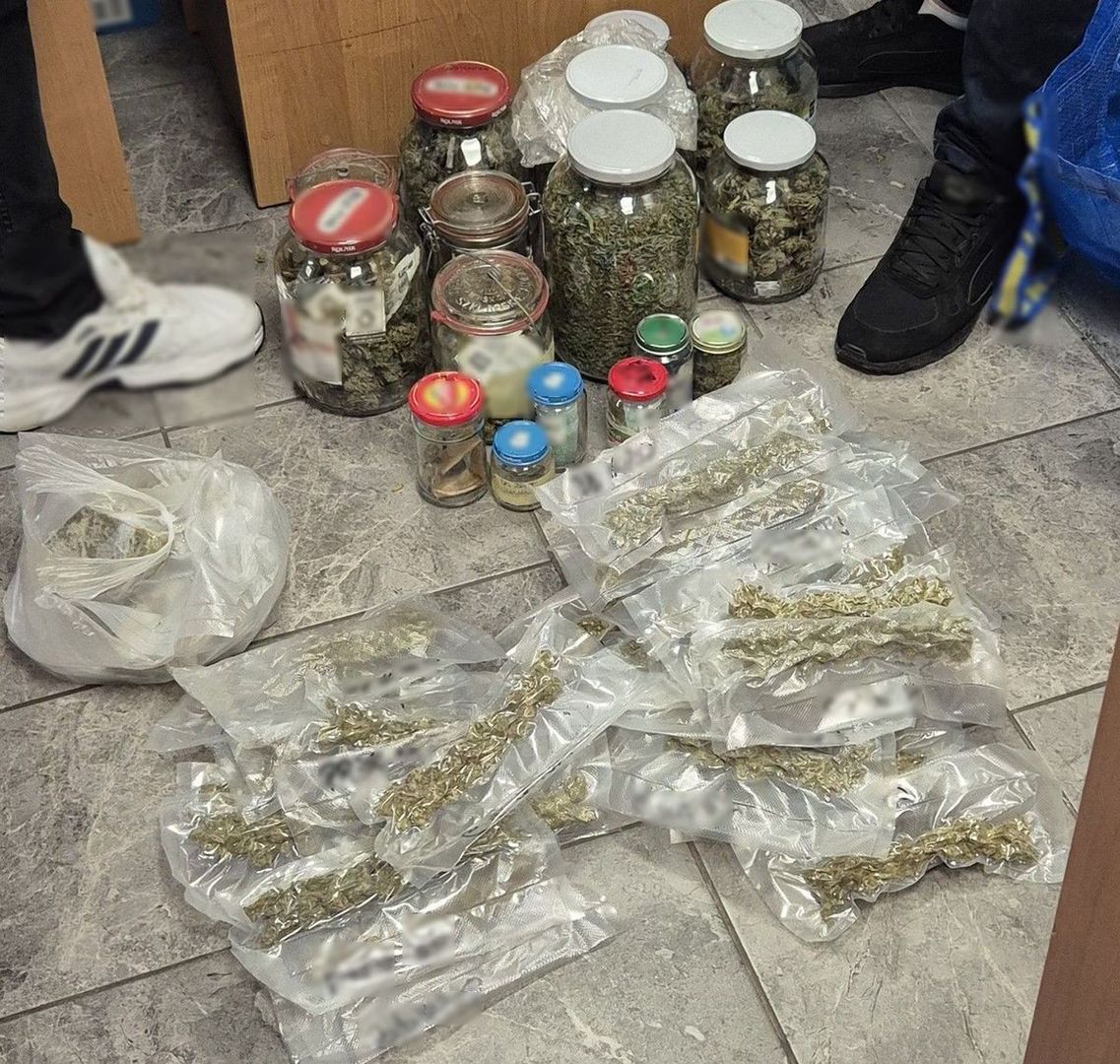 Łuków: Marihuana w walizkach, słoikach, woreczkach i zamrażarce. Ponad trzy kilogramy