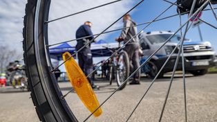 Rowerzyści pod lupą! Mandat za brak kasku i nie tylko