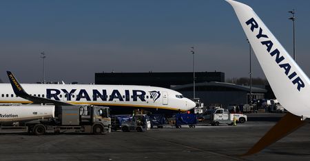 Ryanair ogłasza nowe trasy z Polski na lato. I apeluje do rządu Donalda Tuska