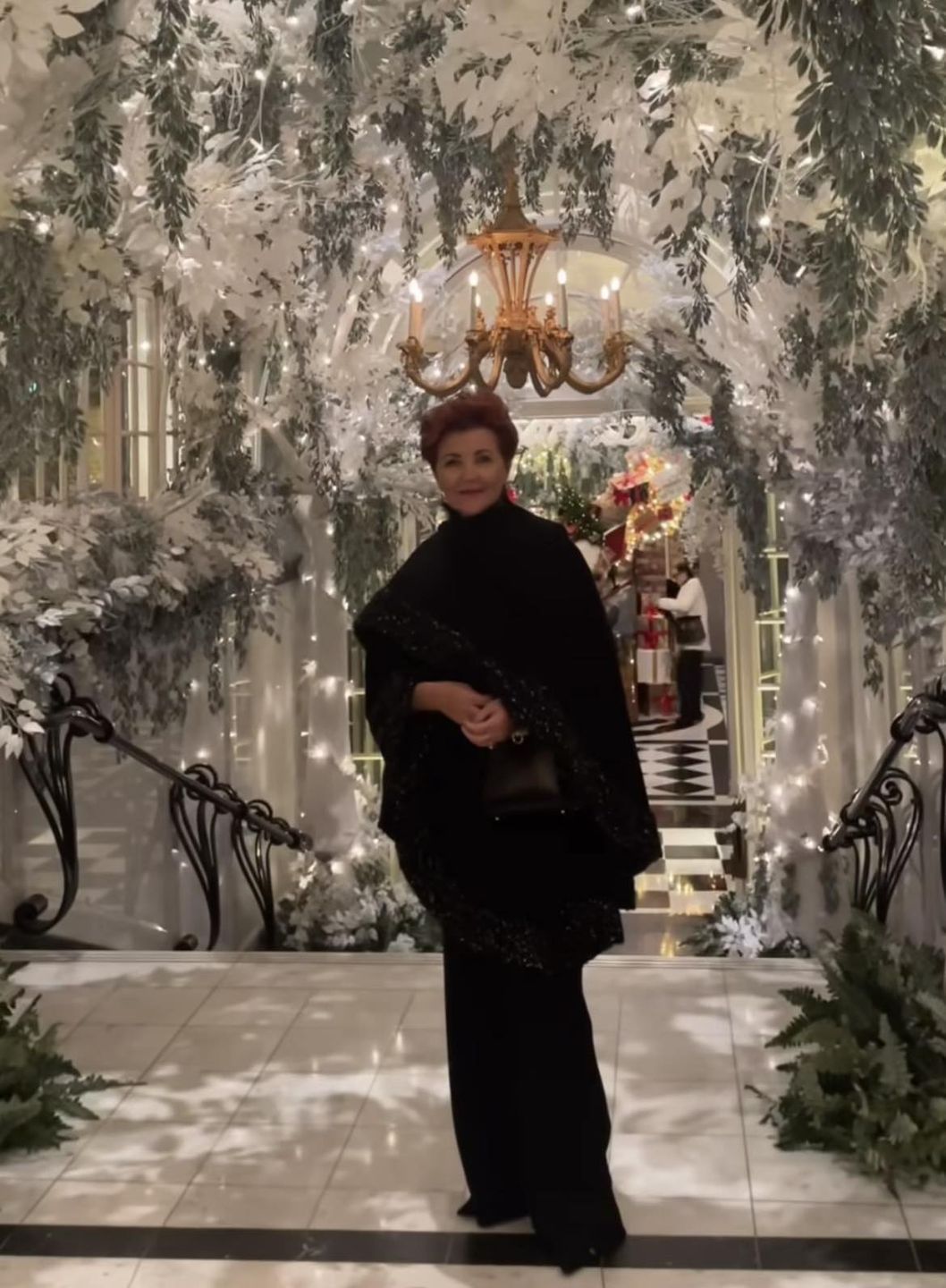 Aleksandra Kwaśniewska relacjonuje premierę finału "The Crown"