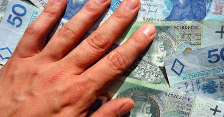 Ile trzeba zarabiać na 7 tys. zł emerytury? Oto szacunki dla 40-latków