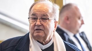 Kłopoty w imperium o. Tadeusza Rydzyka. Miliony datków od widzów nie wystarczyły