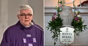 Nie wytrzymał. Ksiądz upomniał uczestnika pogrzebu Bożeny Dykiel [WIDEO]