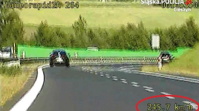 Wideorejestrator wskazał 245 km/h