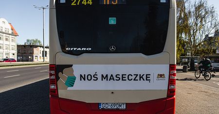 Tak koronawirus roznosi się w autobusie. Nowe badania