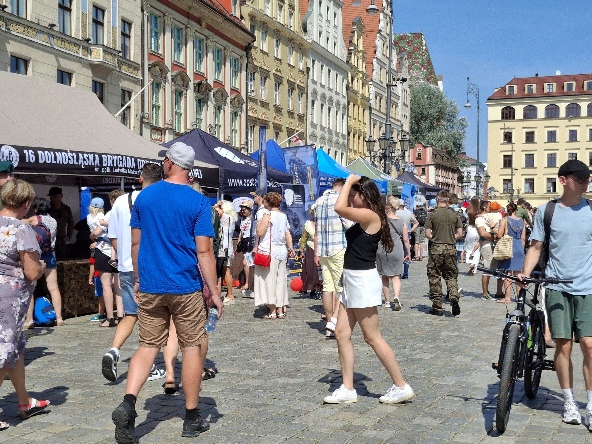 Wrocław uczcił Święto Wojska Polskiego. Tłumy na Rynku miasta