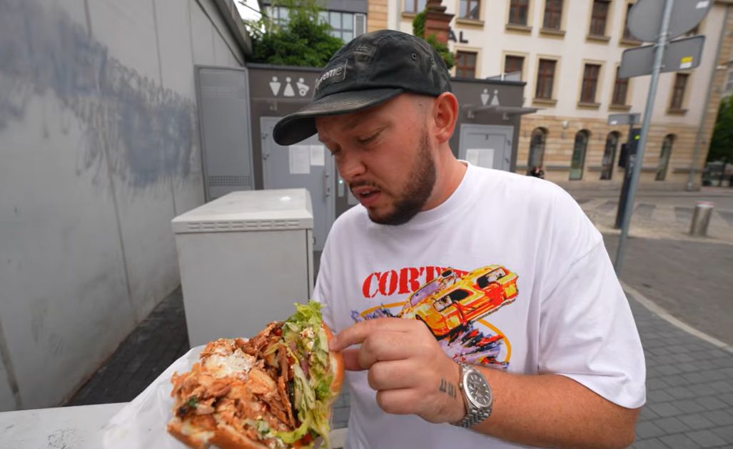 Książulo testuje kebab od Friza
