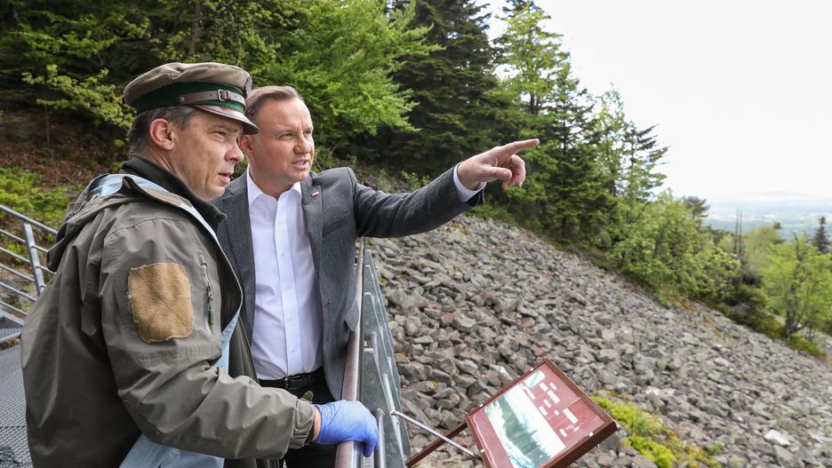 Wybory 2020. Prezydent na szlaku. Andrzej Duda bez maseczki w parku narodowym