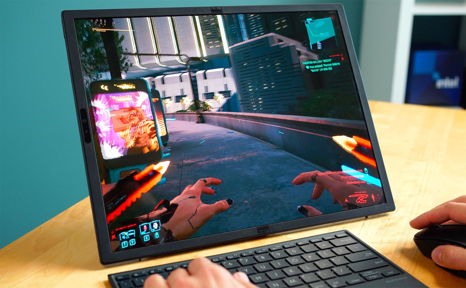 ASUS ZenBook 17 Fold OLED