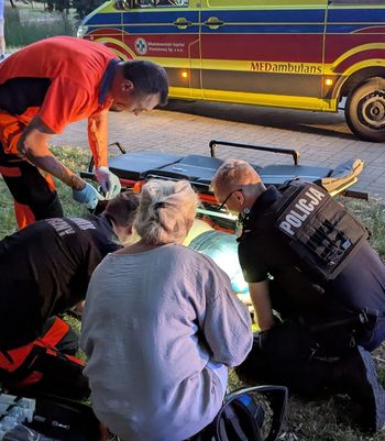 Zduńska Wola: Nieprzytomny 28-latek w szpitalu po kolizji hulajnogą