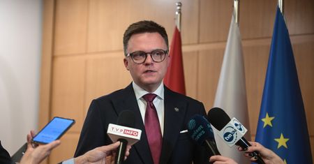 Hołownia wymienia konkretne słowo. Nie powinno pojawiać się w kontekście powodzi