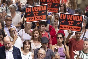 Ludzie wyszli na ulice w Hiszpanii. Doszło do starć z policją