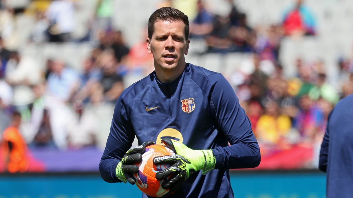 Wojciech Szczesny trains during the match between FC Barcelona and Real Madrid CF, corresponding to week 35 of LaLiga EA Sports, at the Lluis Companys Stadium in Barcelona, Spain, on May 11, 2025. (Photo by Joan Valls/Urbanandsport/NurPhoto via Getty Images)