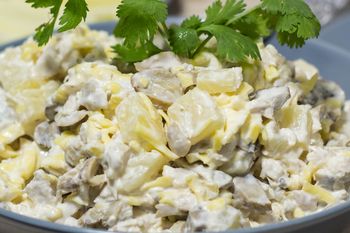 Na domówce u sąsiadów spróbowałam sałatki pieczarkowej. Tak pyszna, że do domu wróciłam z przepisem