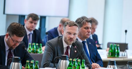 Wykluczenie posła PiS z komisji. Zmieniono wniosek