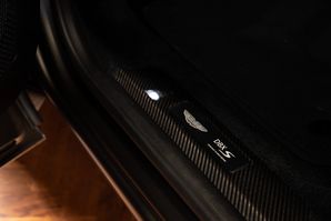 Aston Martin DBX S